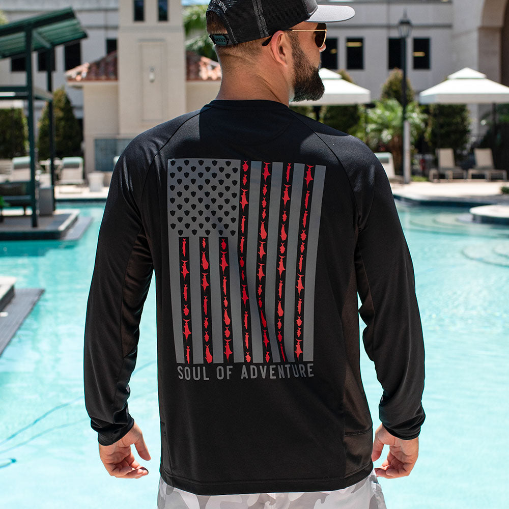 SNAPBACK + PERFORMANCE SHIRT