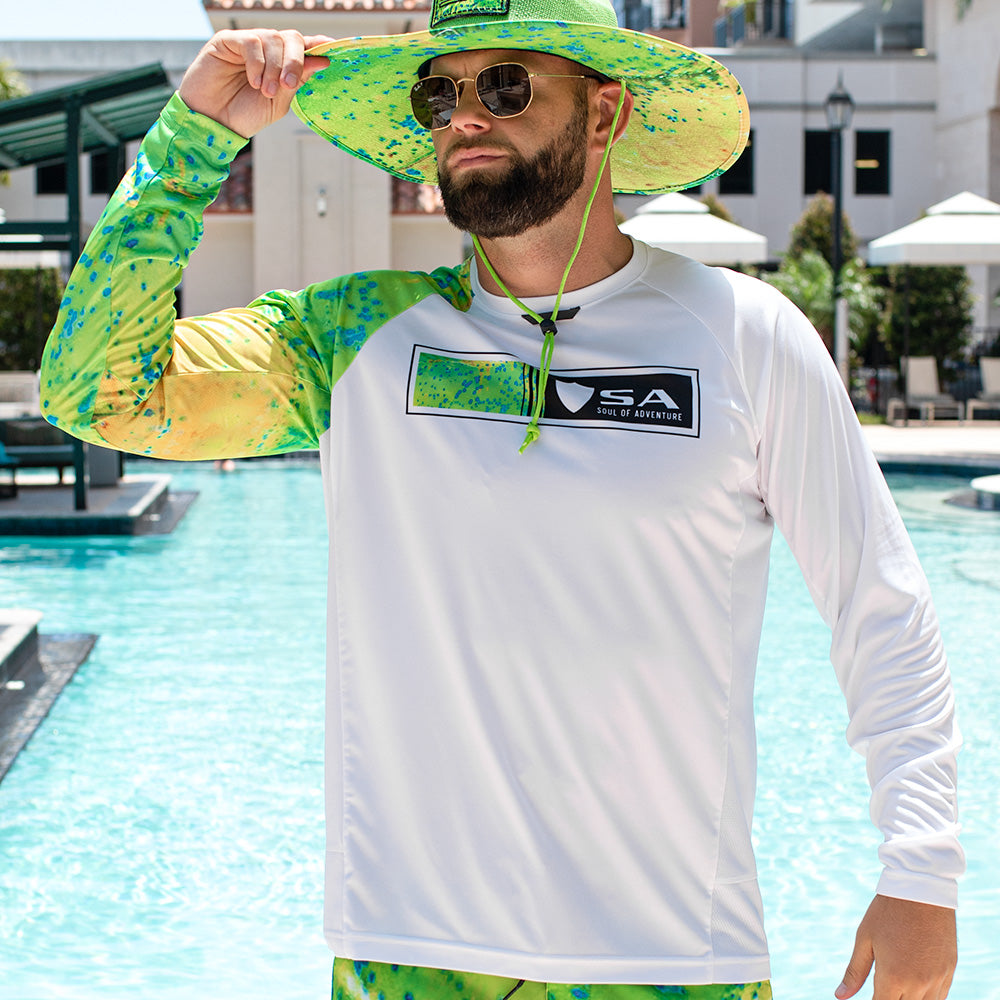 SNAPBACK + PERFORMANCE SHIRT
